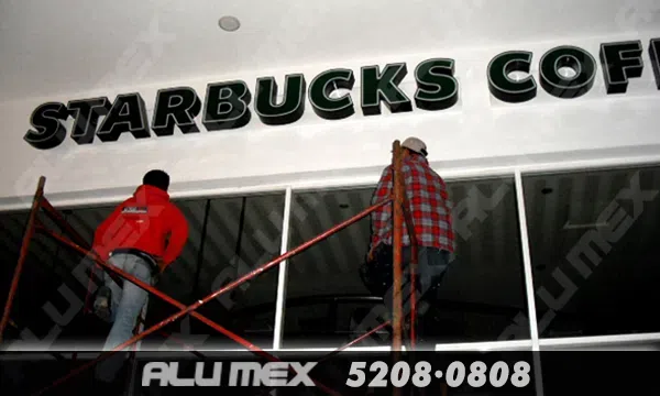 Anuncio Luminoso Starbucks